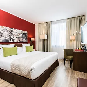 Leonardo Gran Via 3* ברצלונה