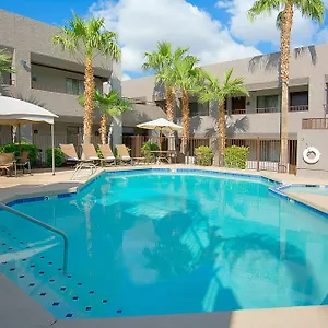 https://hotel-tempe-phoenix-airport.hotelsofphoenix.com